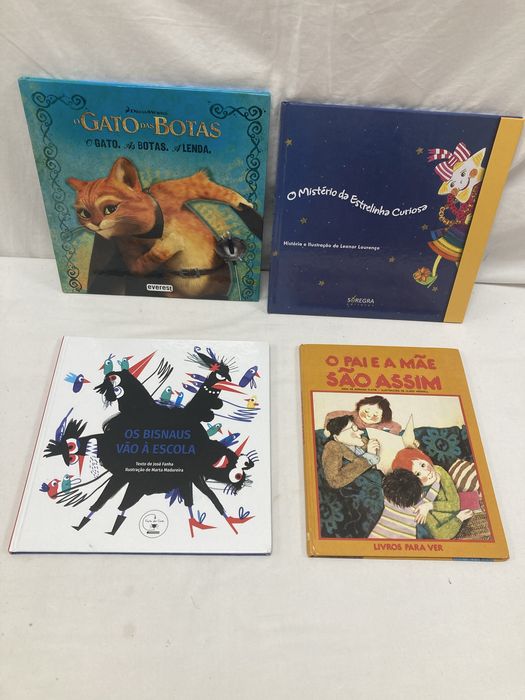 Livro Histórias de Aventura, de Gill Davies