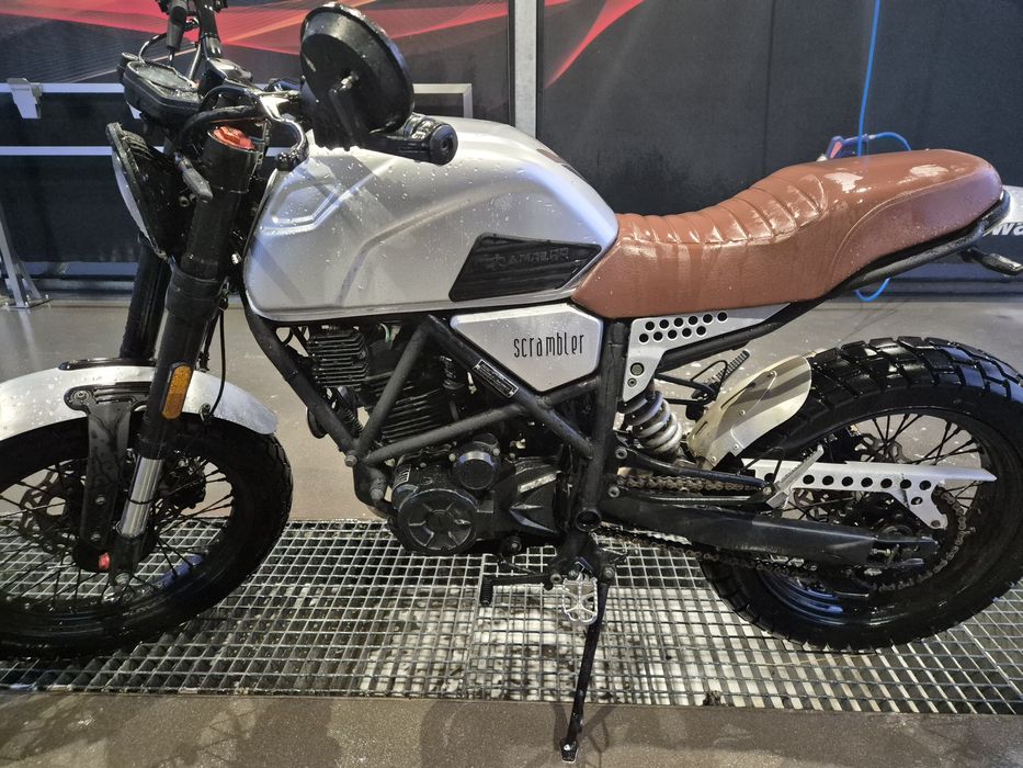 Zipp scrambler 125