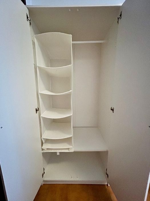 Roupeiro KLEPPSTAD da Ikea como novo.