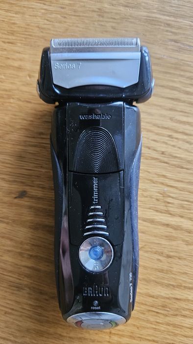 Електробритва Braun Series 7 730 з футляром та кабелем
