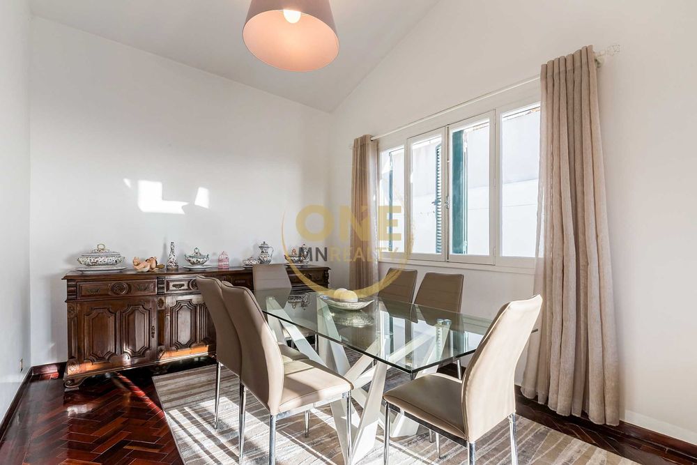 Moradia Renovada com Vista Mar e Cidade — Santa Luzia, Funchal