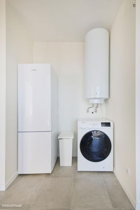 Quarto - localizado em Picoas Lisbon