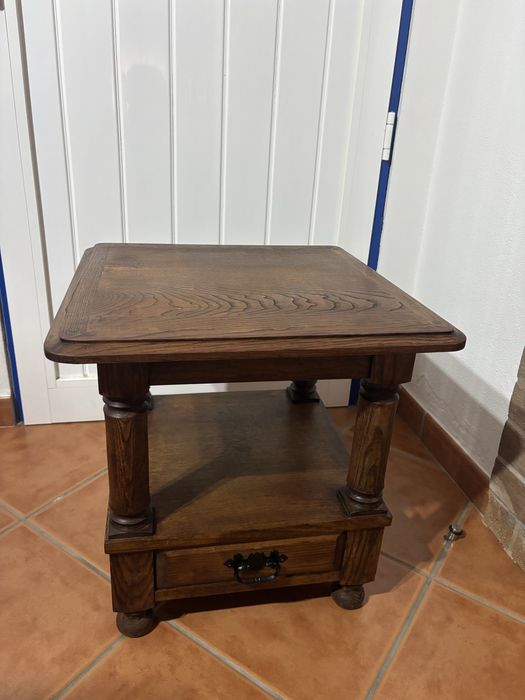 Mesa de apoio de sala