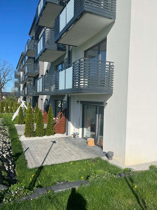 Apartament - 3 pokoje z ogródkiem i miejscem parkingowym w garażu