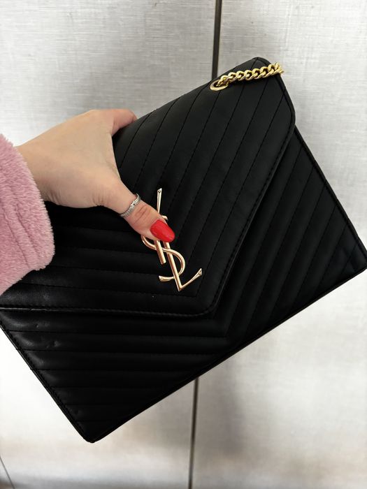 Várias malas inspo YSL