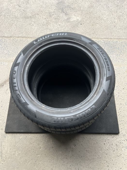 шины 235/55 R18 лето пара Laufen 21 год
