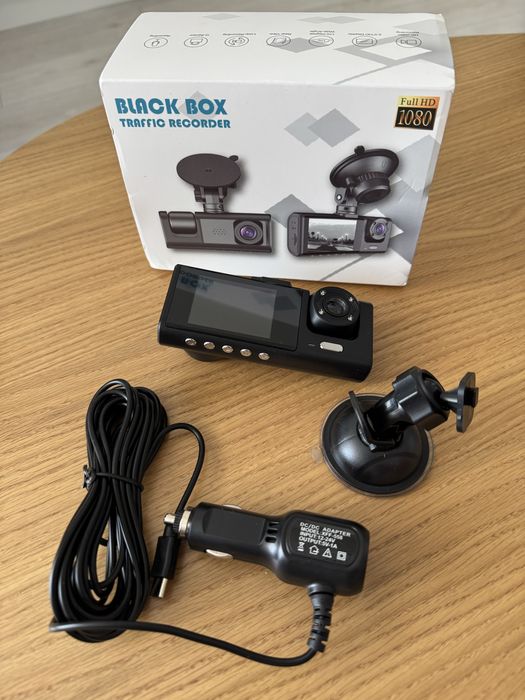 Відеореєстратор з камерою салону