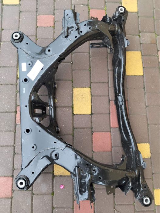 Підрамник Tesla model Y