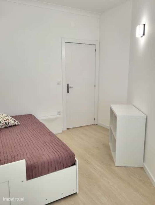 Superior room with shared bathroom