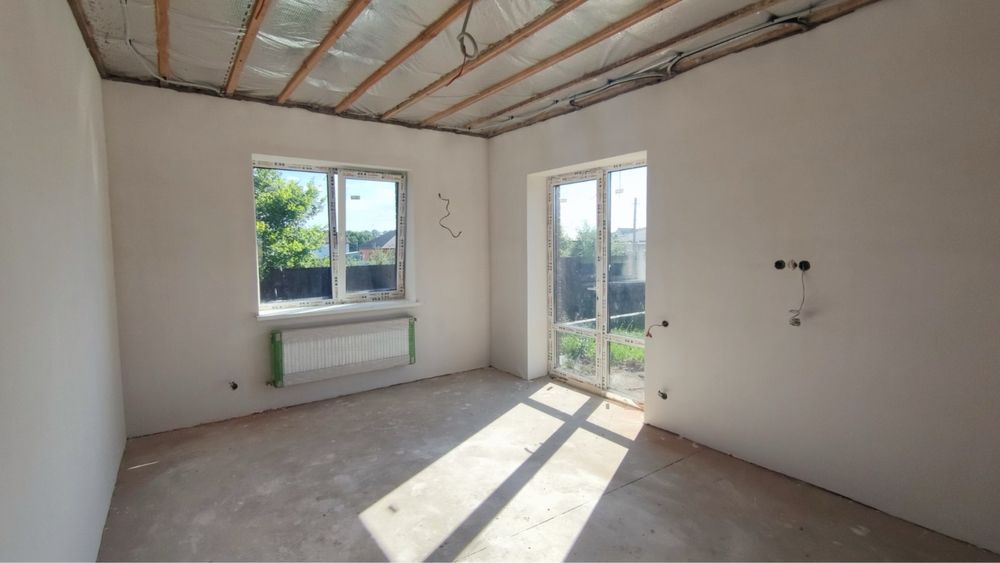 Гніванське шосе поруч магазини