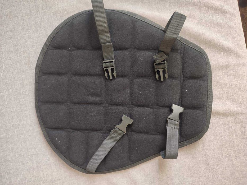 Рельєфна накладка на сидіння мотоцикла, мопеда