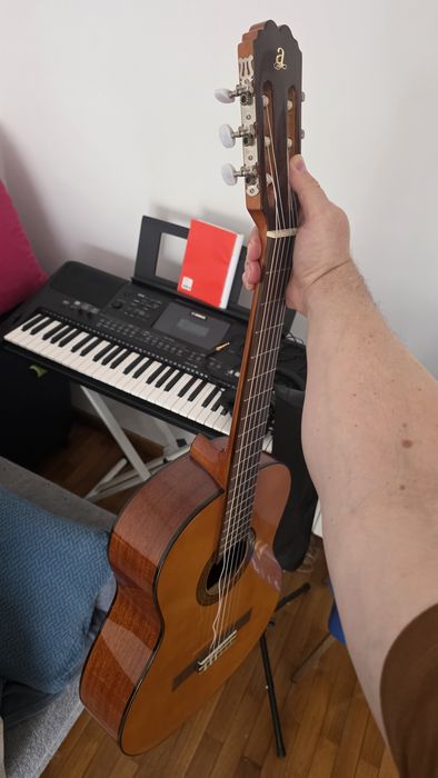 Guitarra clássica Admira Rosario nova