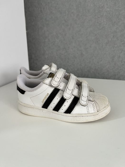 Кросівки adidas 25,5