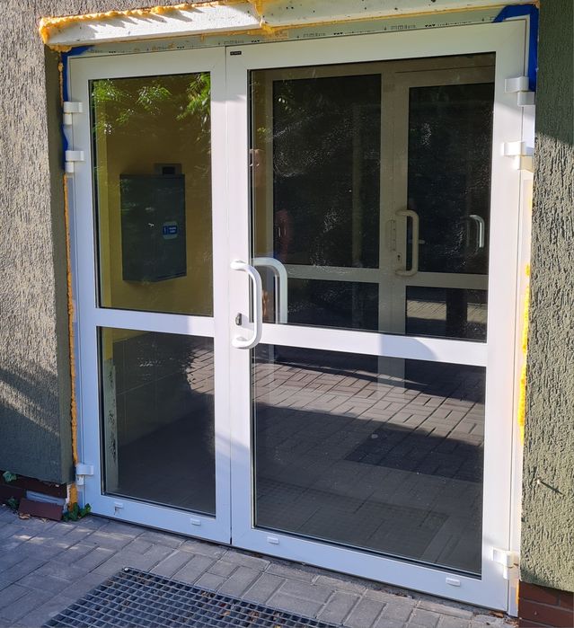 Drzwi aluminiowe dwuskrzydłowe białe  2 pary