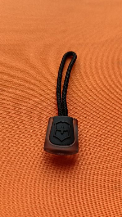 Мини - темляк для мультитулов Victorinox Black\Red\Orange. Новый