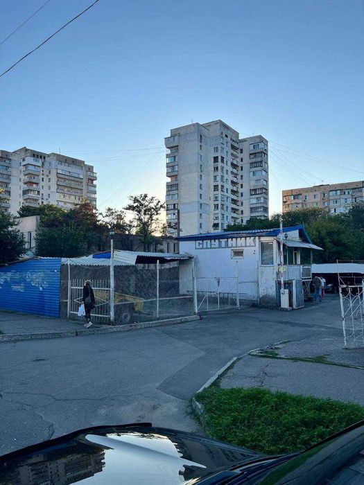 Сдам паркоместо, парковка на 3 авто