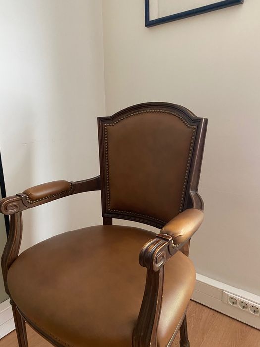 Cadeirão Pele Castanho