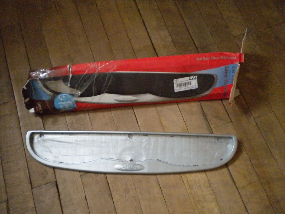 Підставка під зап'ястя подставка под запястье пошкоджена