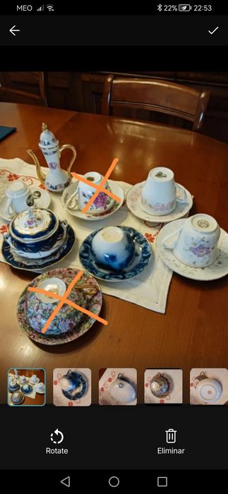 Chávenas de chá e louça chinesa e de Sacavém.