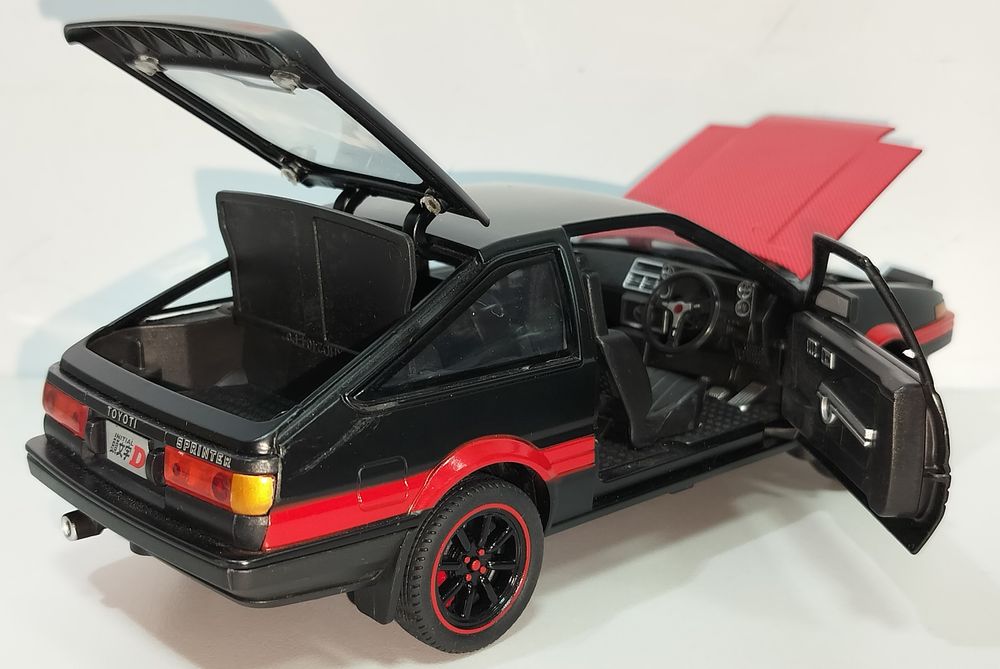 Машинка TOYOTA TRUENO AE86 модель 1:24 XHD Металл звук свет: 990
