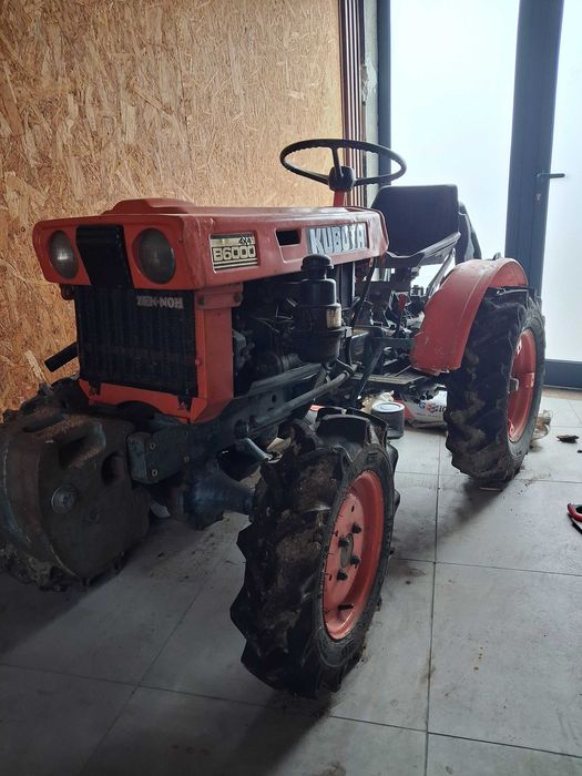 Trator kubota B6000 4x4