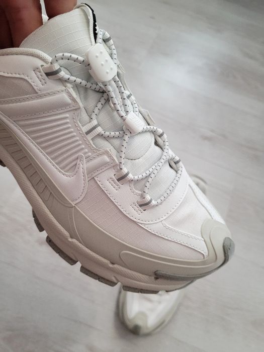 Кроссовки NIKE Zoom VOMERO ROAM нові original