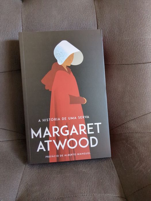 A história de uma serva. Margaret Atwood