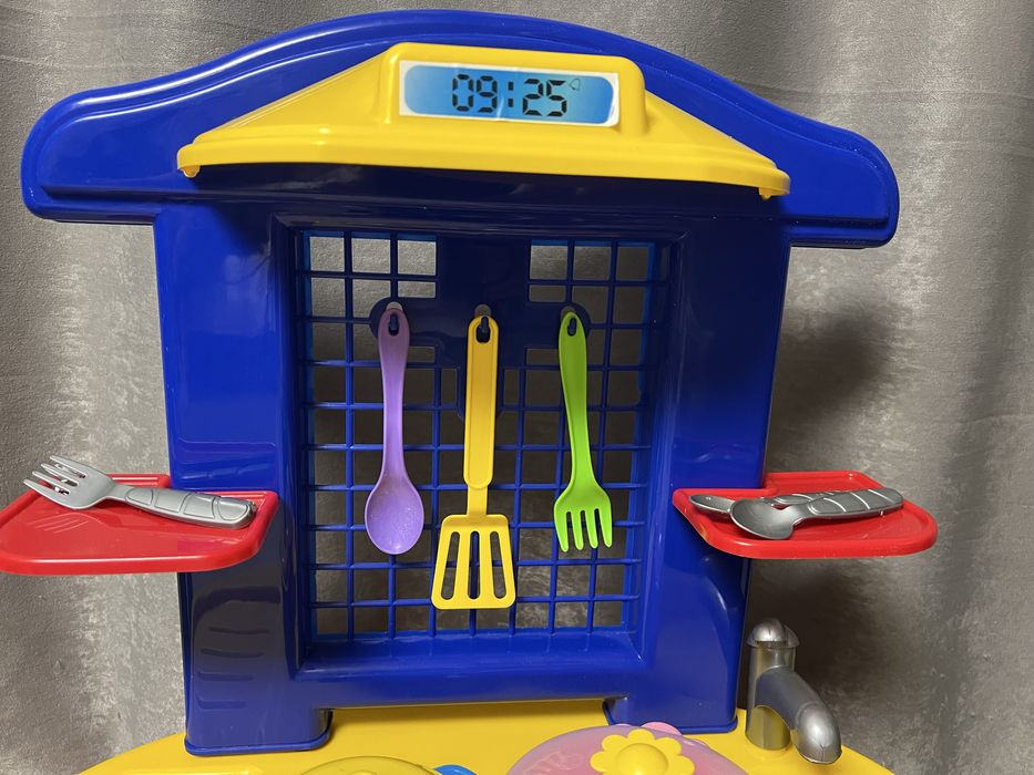 Дитяча іграшкова кухня