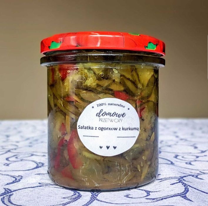 Domowa sałatka z ogórków z kurkumą – złocista i chrupiąca, EKO