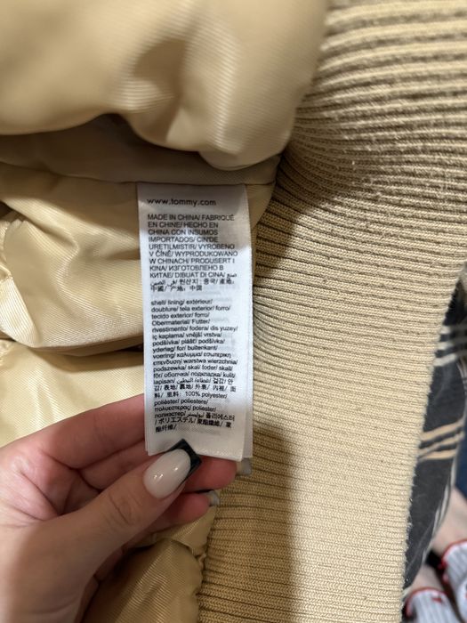бежева куртка Tommy Jeans