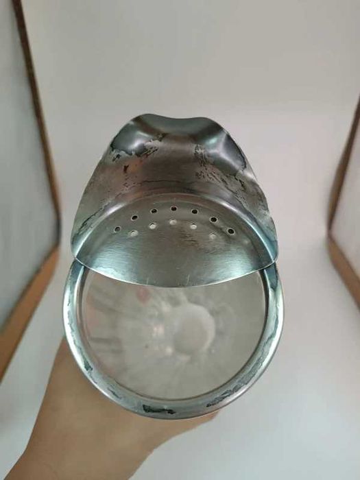 Bonito copo shaker em cristal e prata