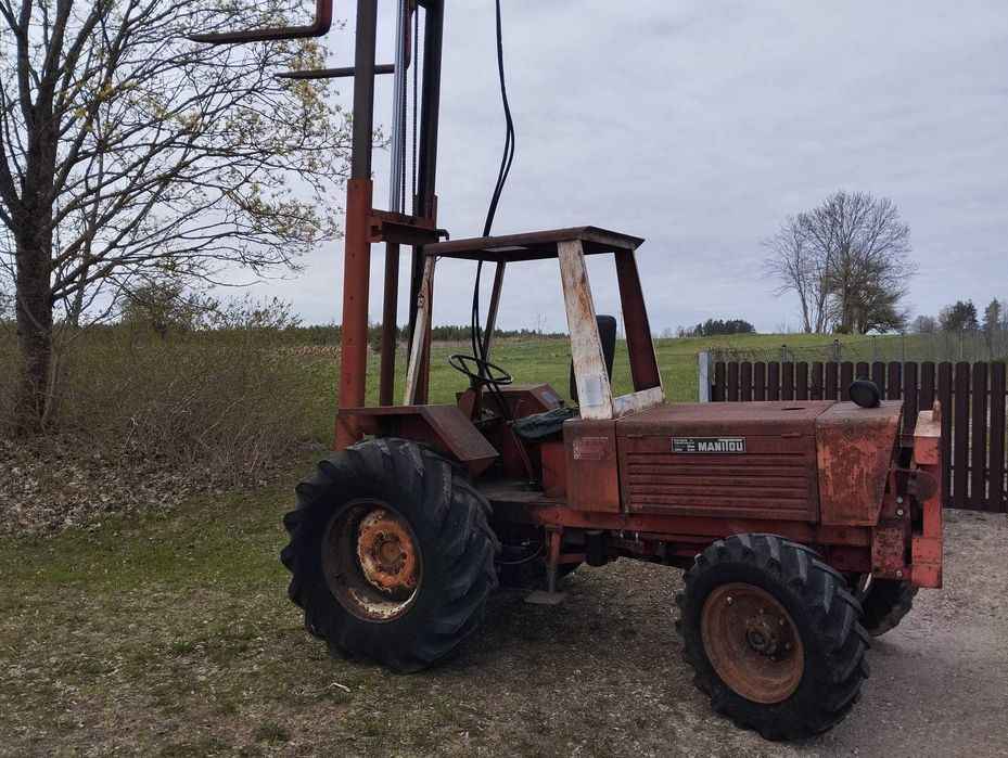 wozek widłowy MANITOU D 20  terenowy 4*4 sinik deutz 3 cylindry sprawny