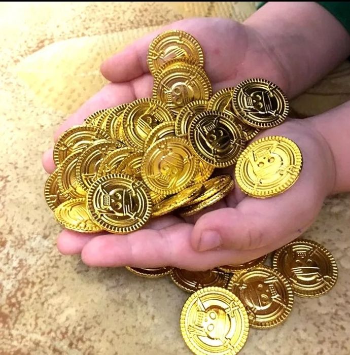 Pacote 30 Moedas Tesouro Piratas douradas em plástico