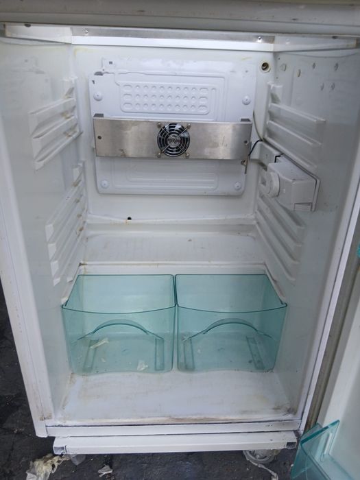 Lodówka,Schładzarka do napoi wyposażenie Baru PUB