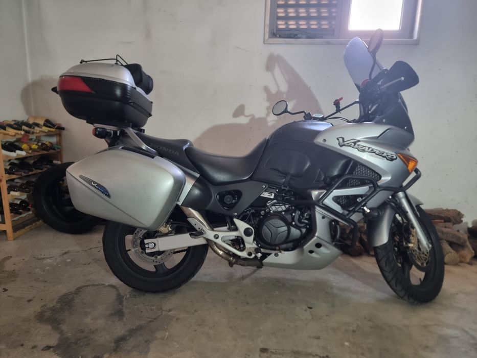 HONDA VARADERO XL1000 | 2003 | 79.000 KM | 4.300 €