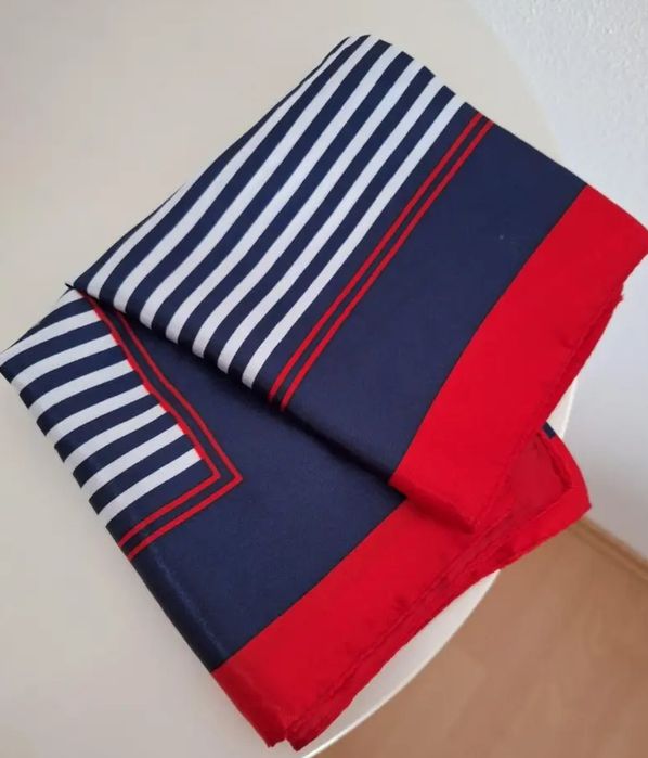 Nowa apaszka jedwab trójkolorowa elegancka 50 x 50