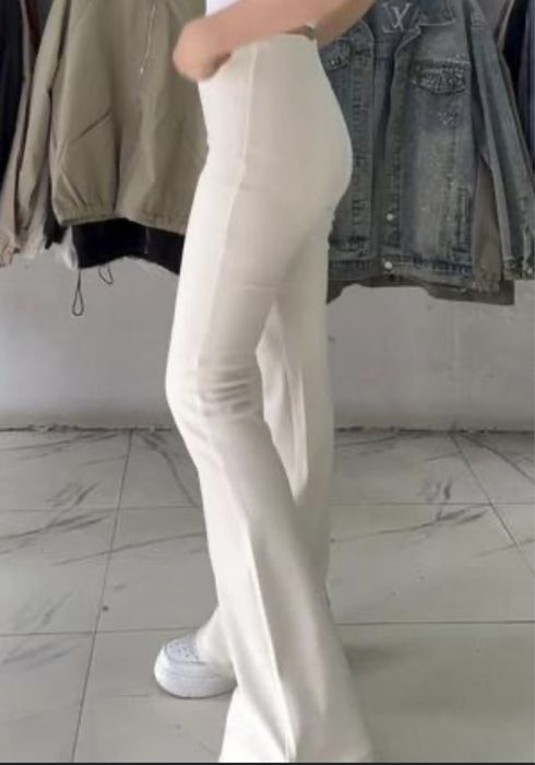 Білі штани стрейч з поясом золото жіночі брюки офісні штани білі тренд