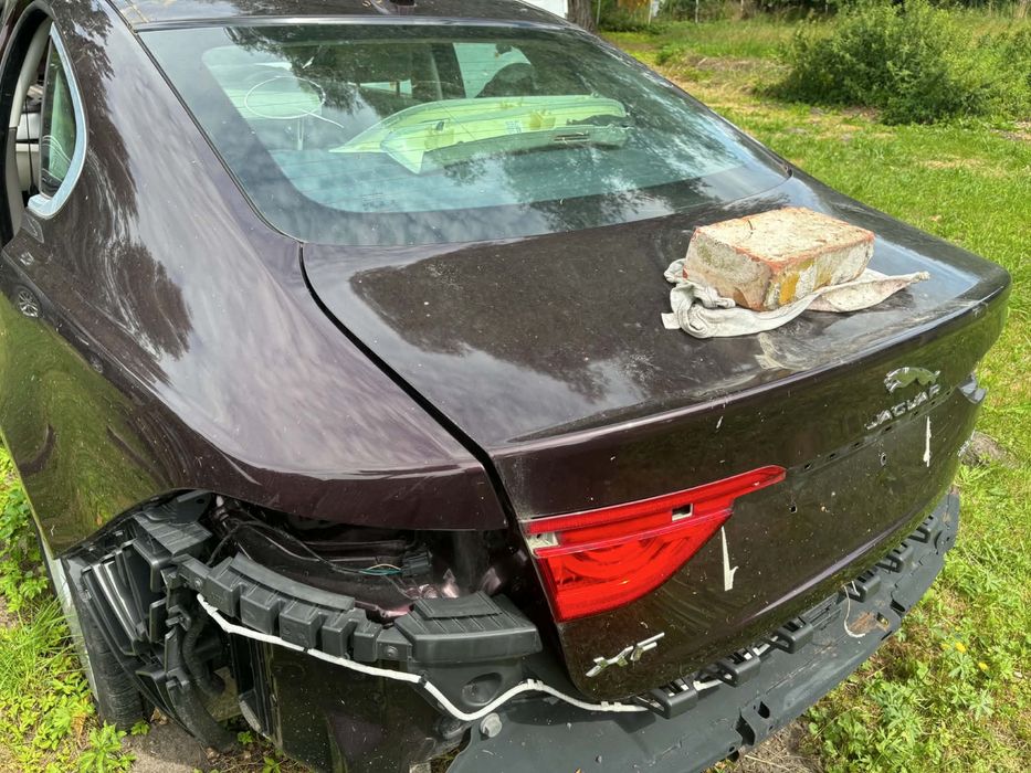 Caly tyl jaguar xf x260 klapa dupa zderzak
