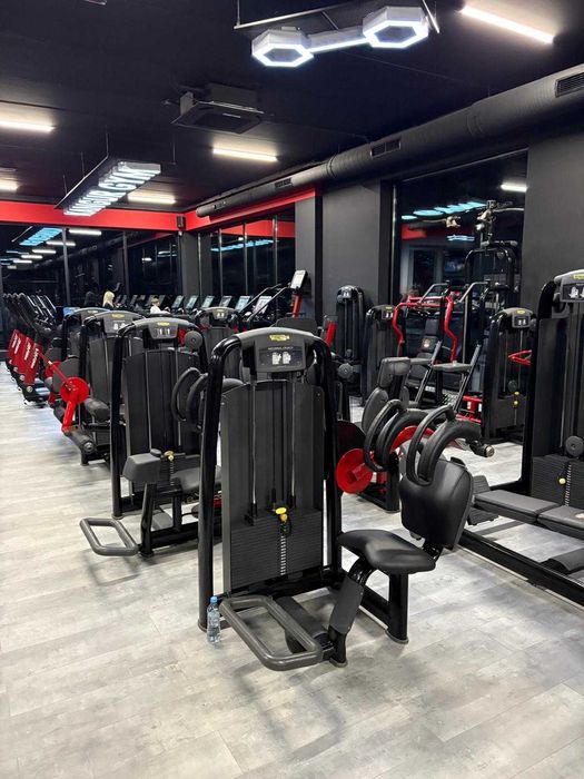 Zestaw 12 maszyn Technogym selection na silownię hotel po REGENERACJI!