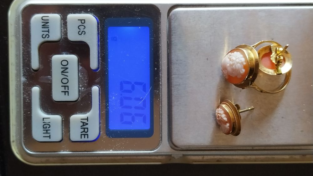 Peças de ouro contrastado 750k