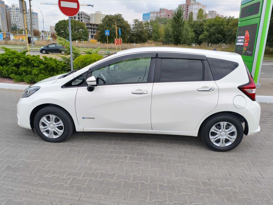 Продам Nissan Note 2020р. E-Power 3.5л.-100км