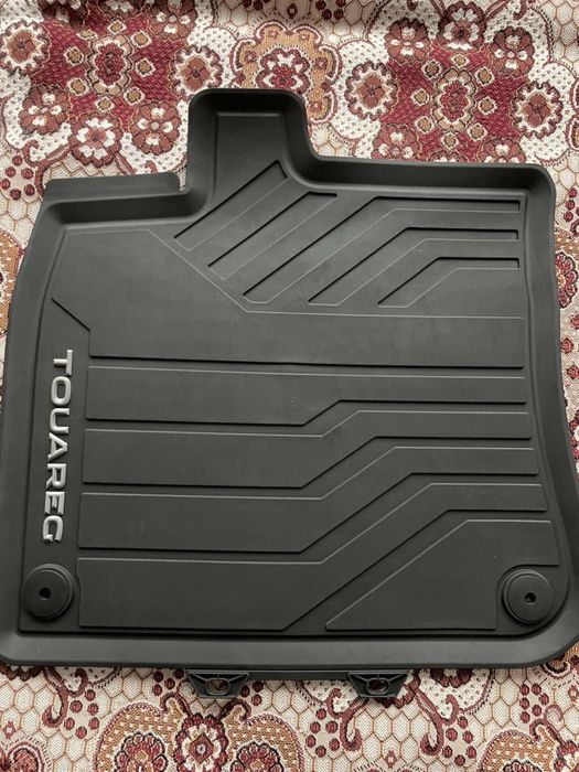 Продам нові оригінальні килимки Volkswagen Touareg III-покоління