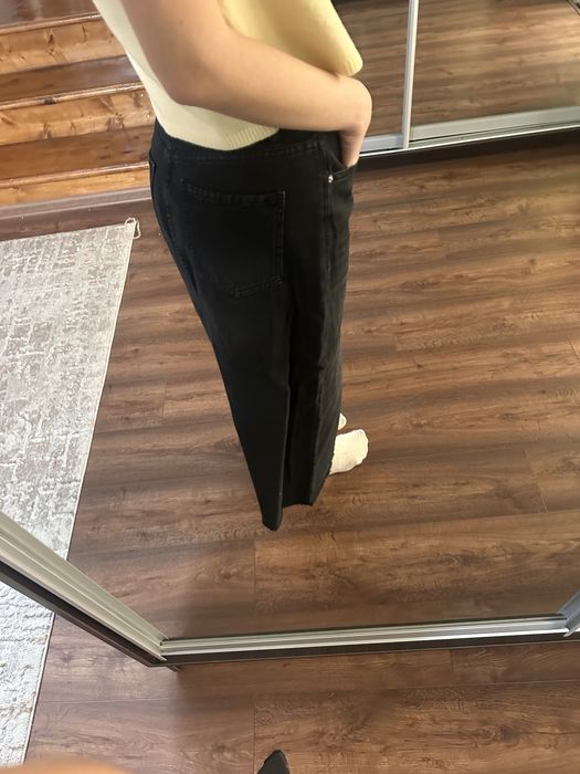 Джинсова спідниця, довга (40 розмір L) від Bershka одіта 2-3 рази.