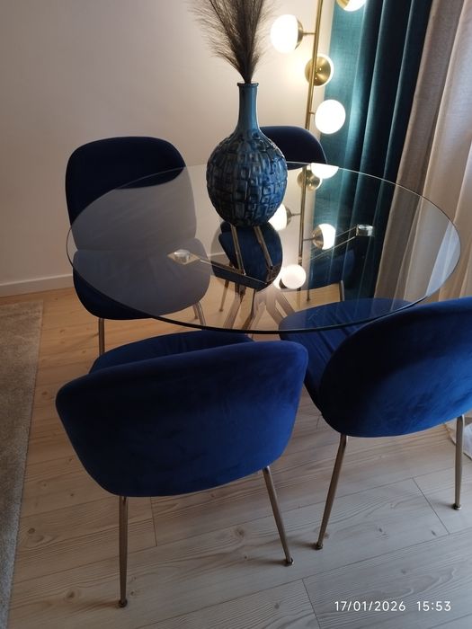 Mesa + 4 cadeiras loja AREA