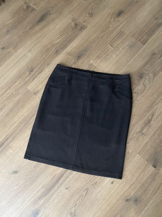 Вовняна пряма спідниця