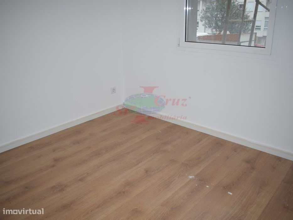 Apartamento T2 - Novo - Bairro de S. Miguel