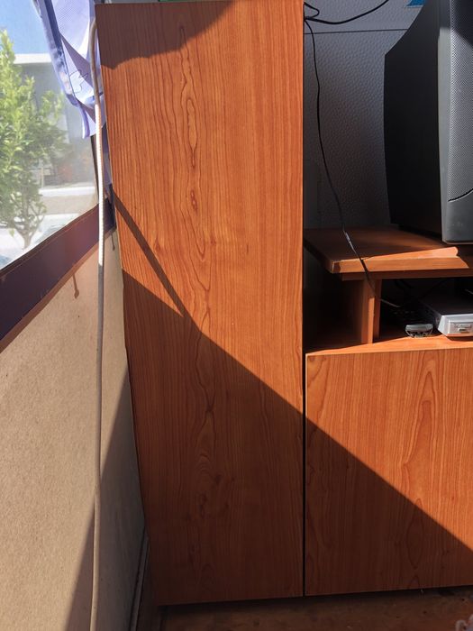 Aparador de 4 portas e móvel de apoio para tv