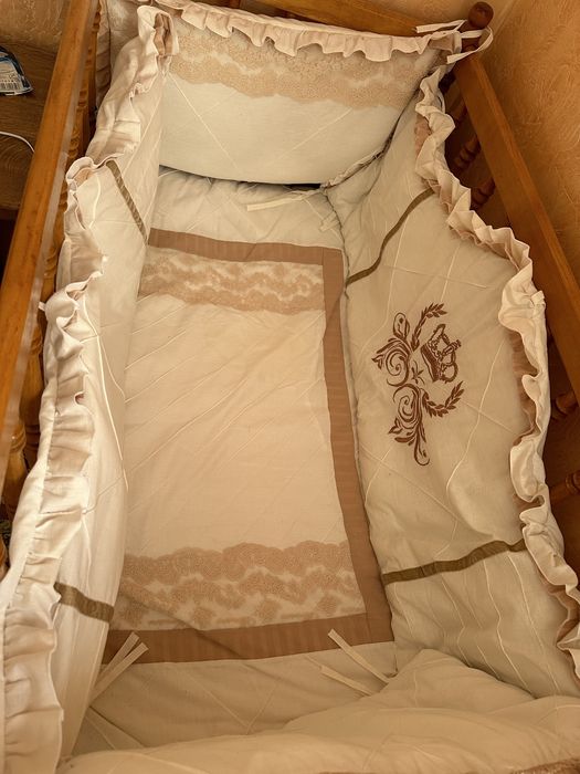 Набір в ліжечко молочно - бежеве