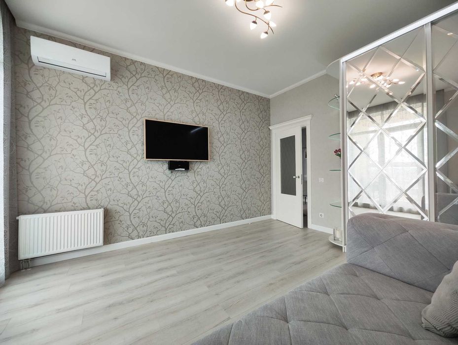 Продам 4-х кімн. квартиру 150 м2  ЖК Автограф  Жмаченка 28  з ремонтом