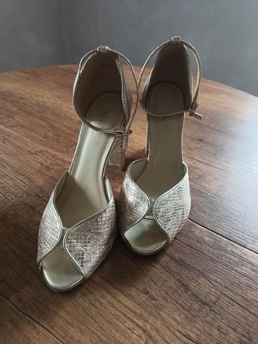 Piękne skórzane buty damskie